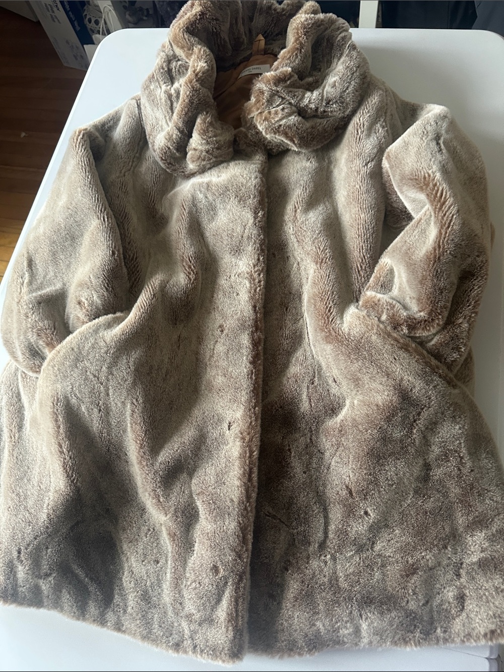 C1–Gerald Darel Women's Plush Faux Fur Coat in Taupe size L-XL
